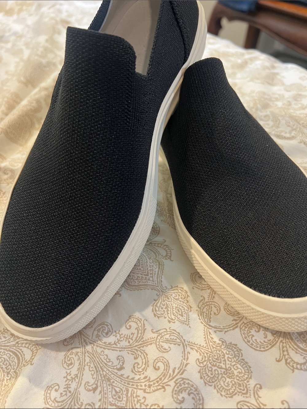 Rothy’s ladies slip on  sneakers size w 7 men 6.5